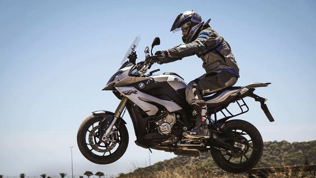 BMW S1000 XR Off-road Test - Moto & Bike TV
