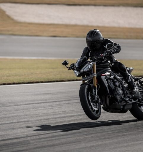 Νέα Triumph Speed Triple 1200