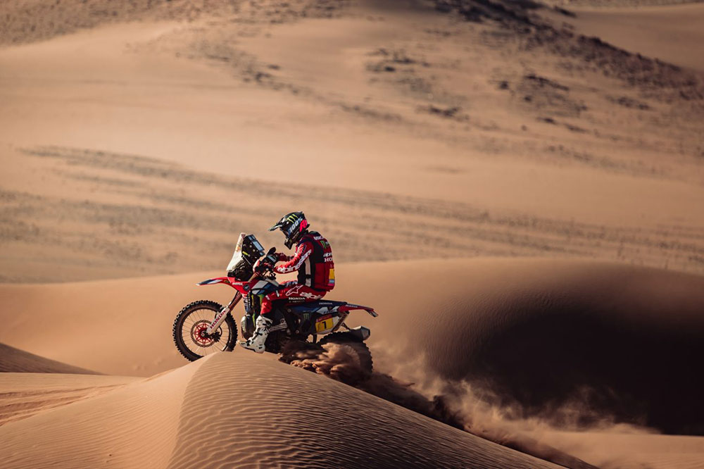 Rally Dakar 2024: Θριαμβευτική Διπλή Νίκη για τη Honda με Μεγάλο Νικητή τον Ricky Brabec