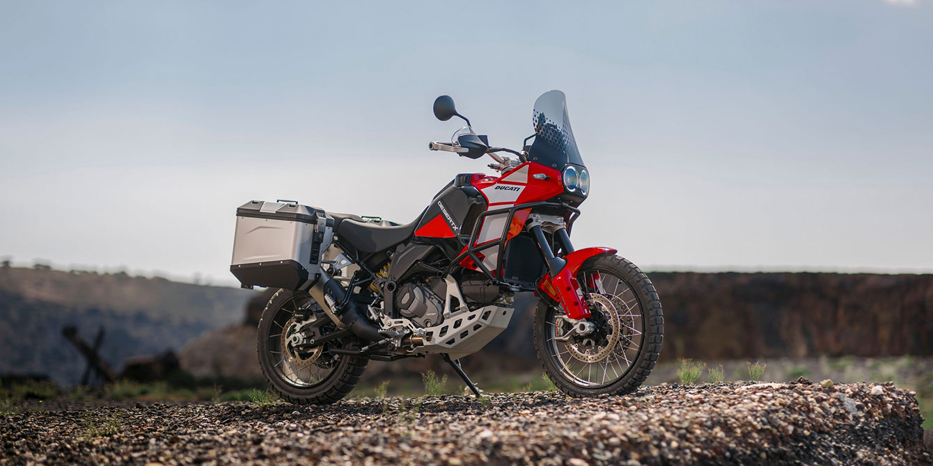 Ducati DesertX Discovery: με νέο χρωματισμό και ακόμα πιο πλούσιο εξοπλισμό για περιπέτειες χωρίς όρια