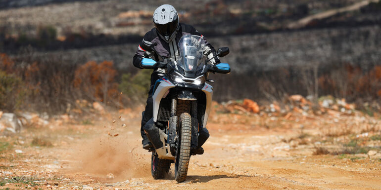 CFMOTO 800MT-X: Η ουσία της περιπέτειας