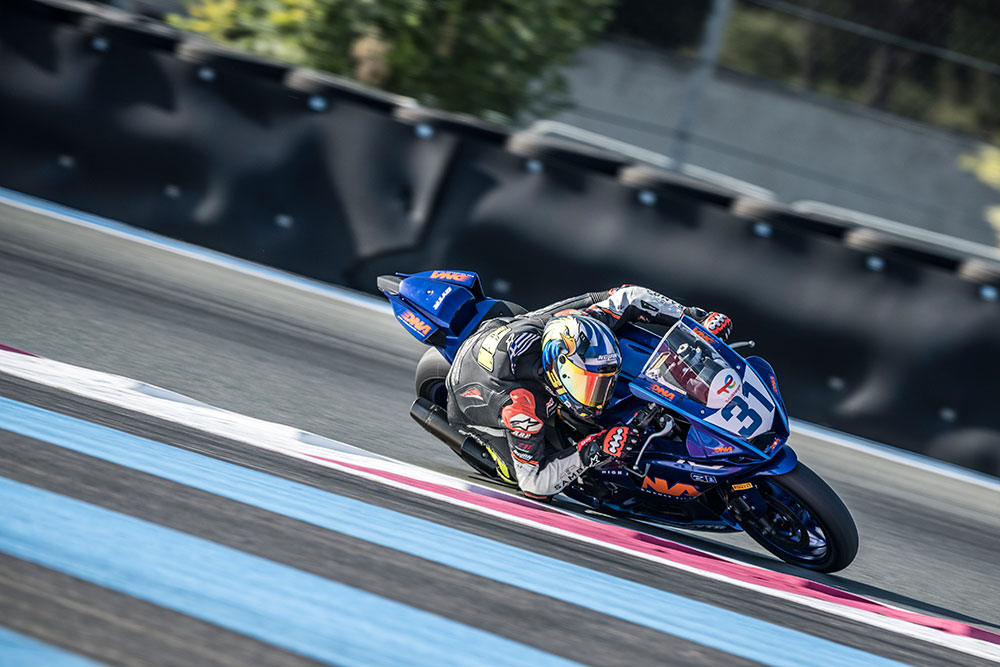 Ο 16χρονος Πρωταθλητής DINOS31 (Κωνσταντίνος Μαυρόπουλος) στο Παγκόσμιο Yamaha R7 Superfinale