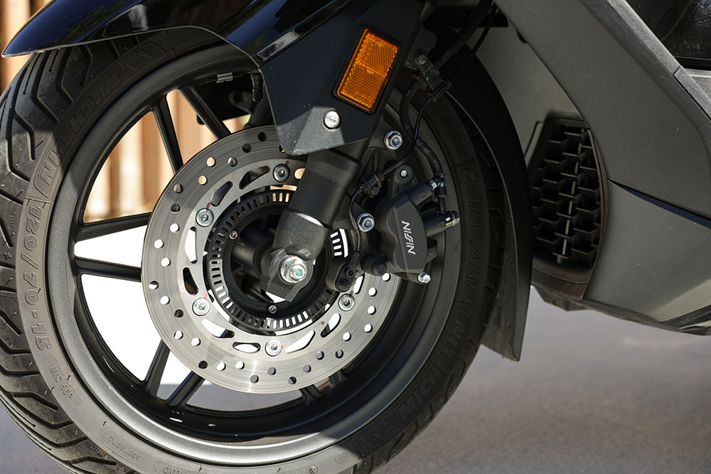 Δοκιμή Honda Forza 350 2025 – Η τέχνη της εξέλιξης