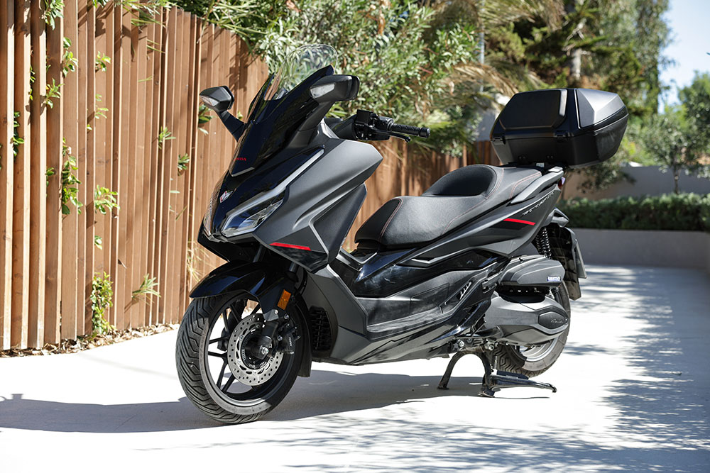 Δοκιμή Honda Forza 350 2025 – Η τέχνη της εξέλιξης