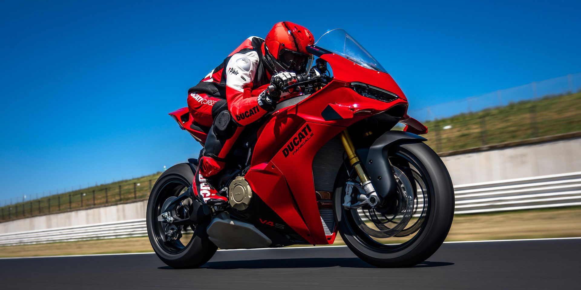 Η Ducati Panigale V4 2027 με τα νέα biplane winglets